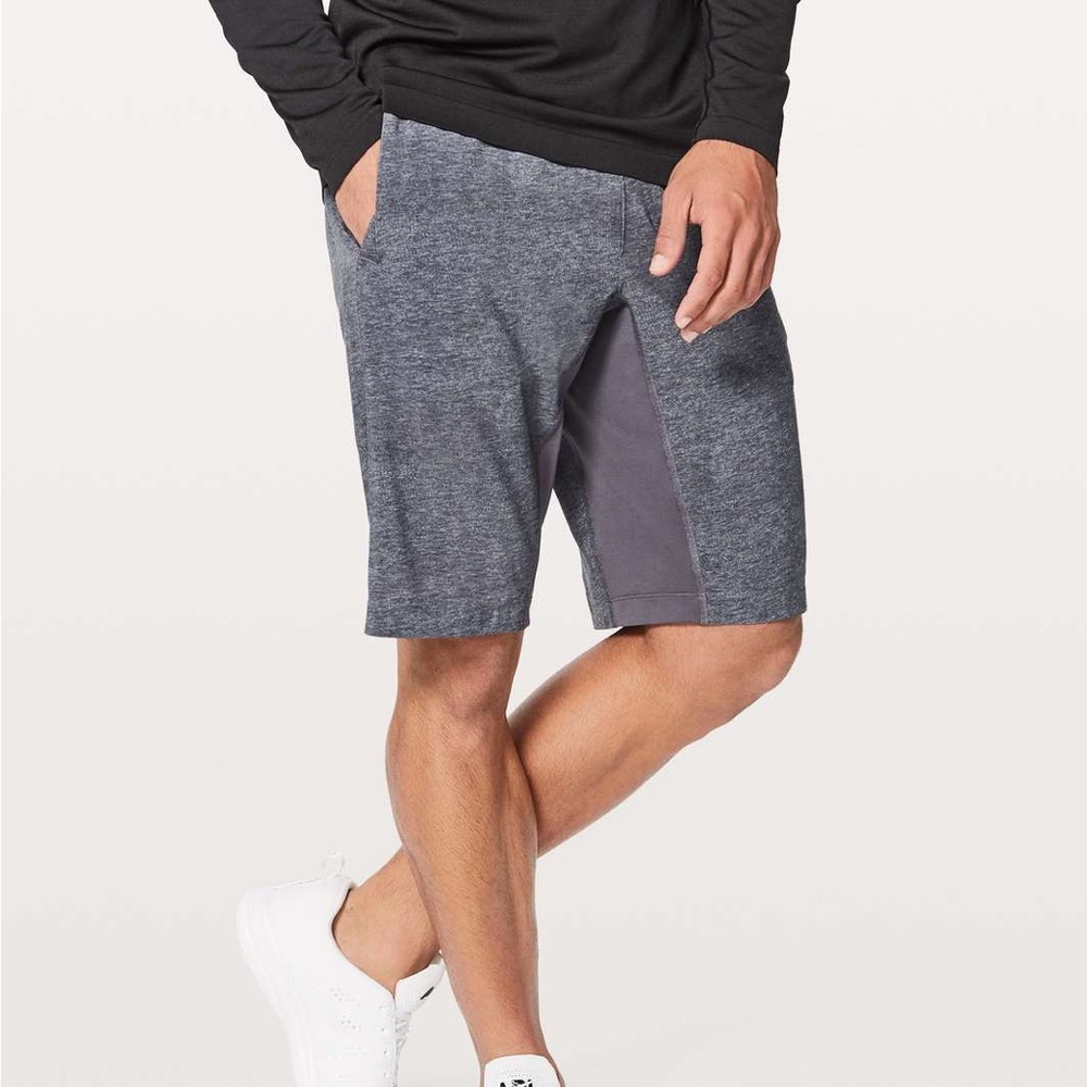 Lululemon Mens T.H.E. Shorts Linerless 11” Size Large Style# M7Y05S